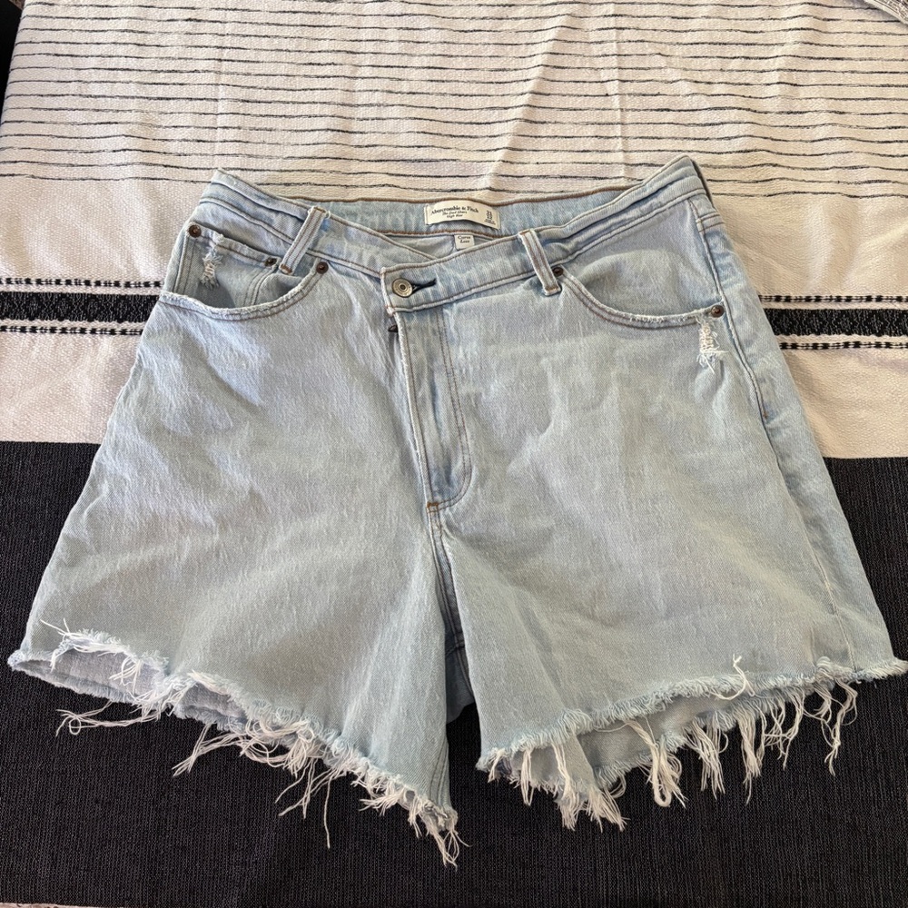 Abercrombie & Fitch Curve love high waist denim dad short